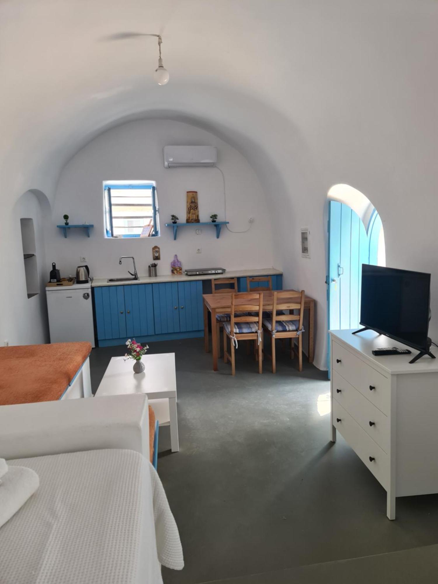 Апартаменты Kamaraki Aroniadika Kythira Town Экстерьер фото