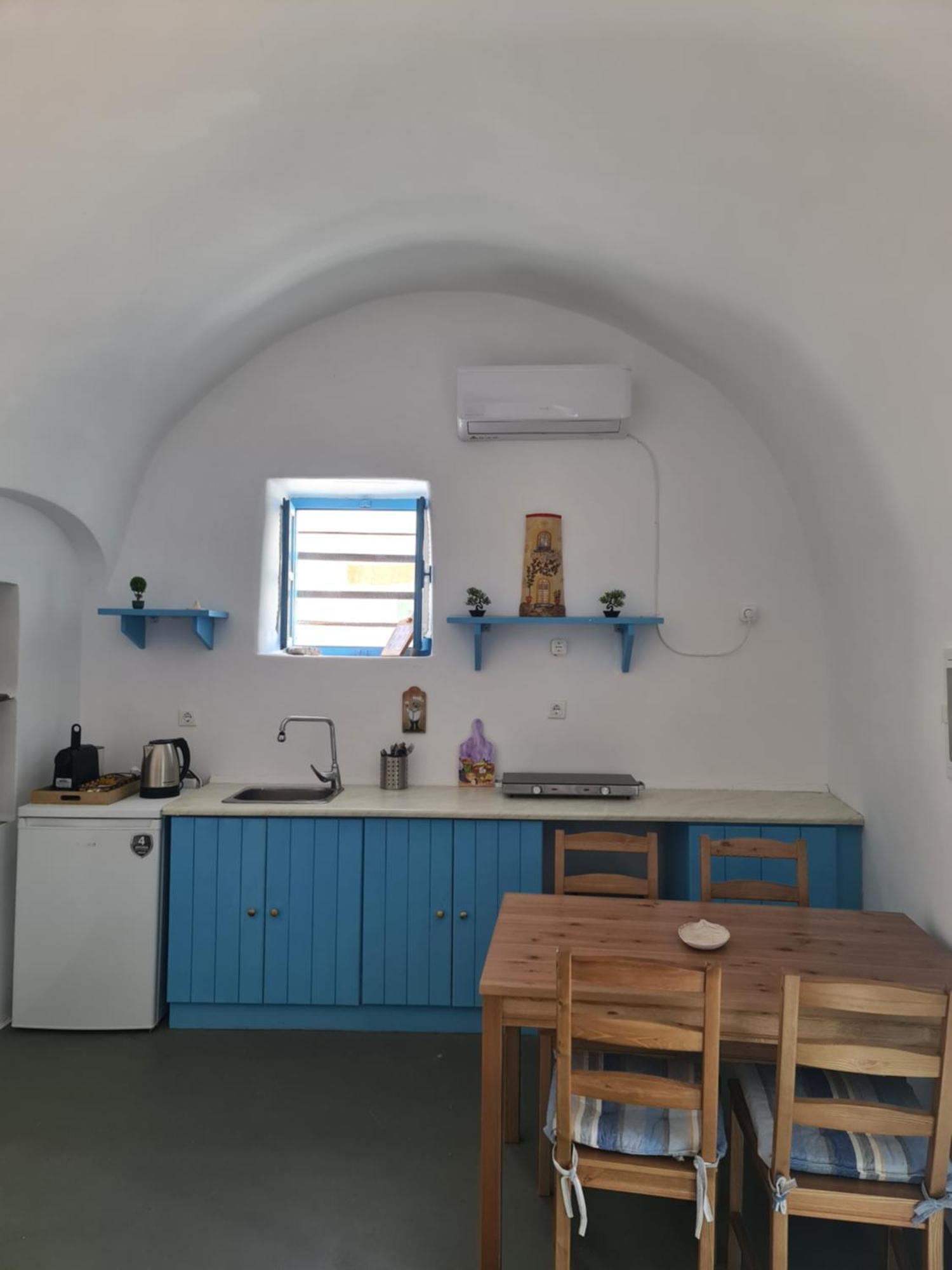 Апартаменты Kamaraki Aroniadika Kythira Town Экстерьер фото